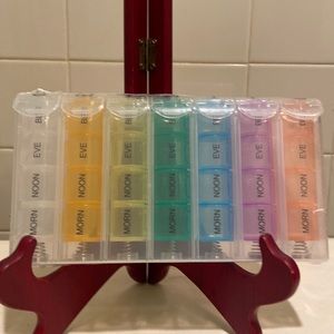 💙Daily Pill Box 4 Times a day pill organizer clear case 7 days